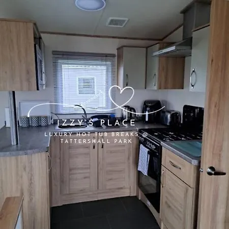 Izzy'S Place At Tattershall Lakes Exterior photo