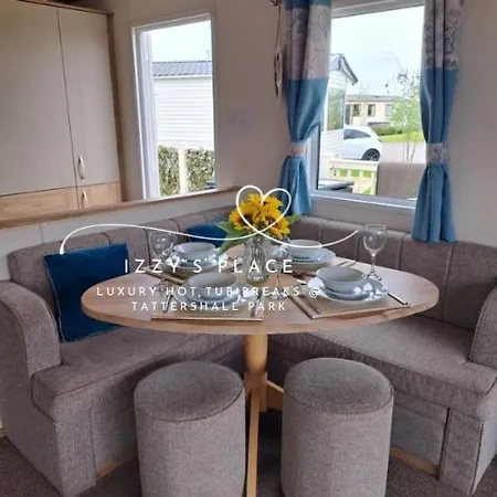 Izzy'S Place At Tattershall Lakes Exterior photo