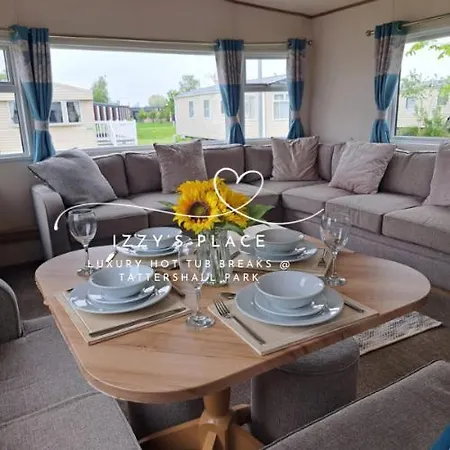 Izzy'S Place At Tattershall Lakes Exterior photo
