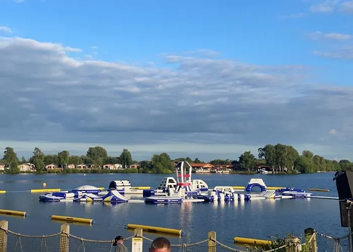 Izzy\'S Place At Tattershall Lakes